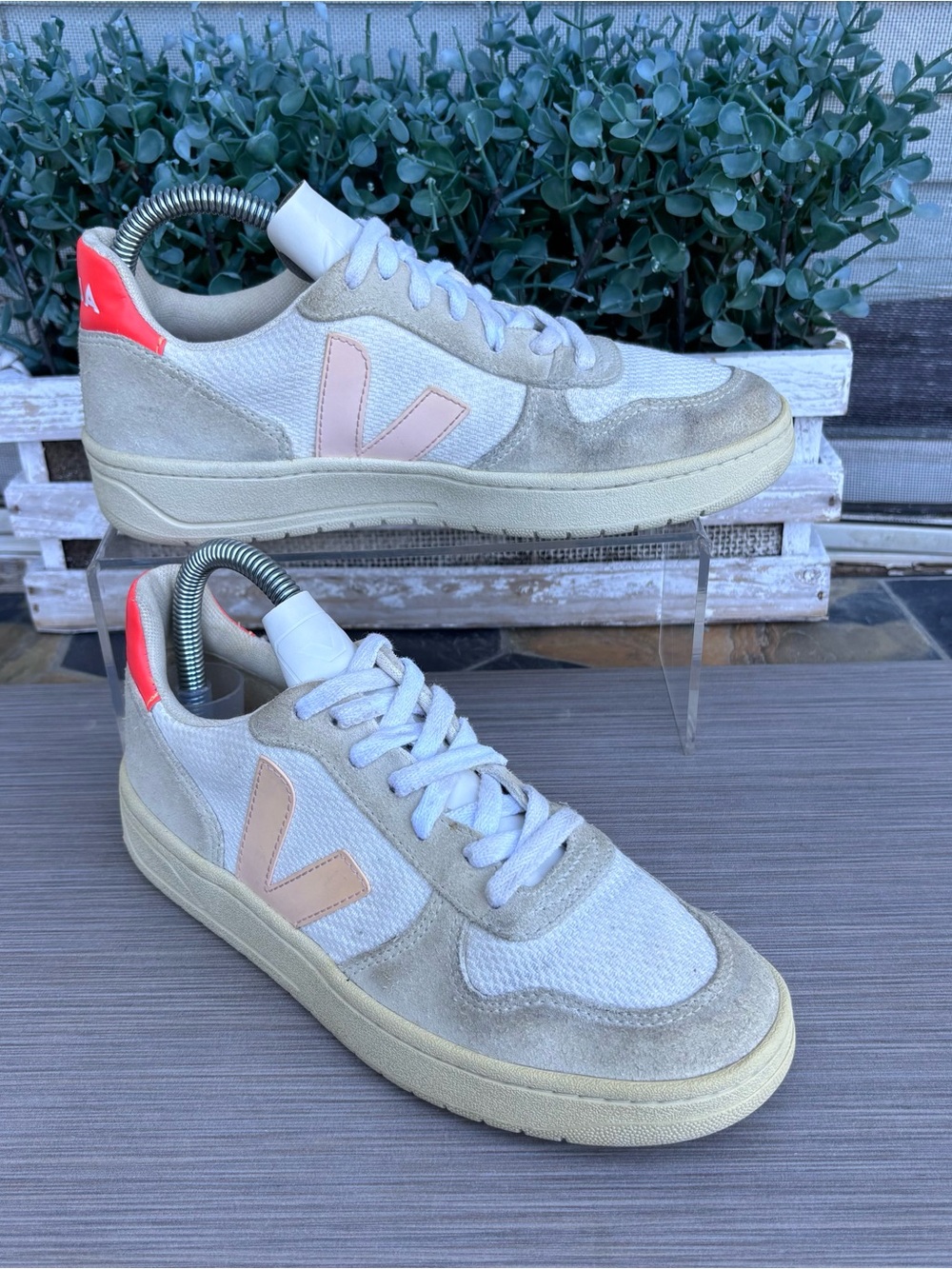 VEJA V-10 B Sneakers
